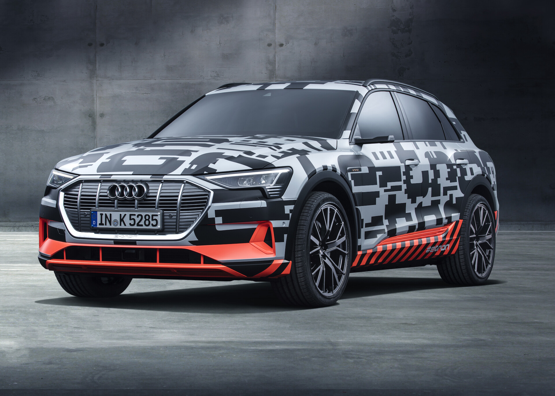 Prototyp Audi e-tron: przedsmak pierwszego w pełni elektrycznego modelu czterech pierścieni 