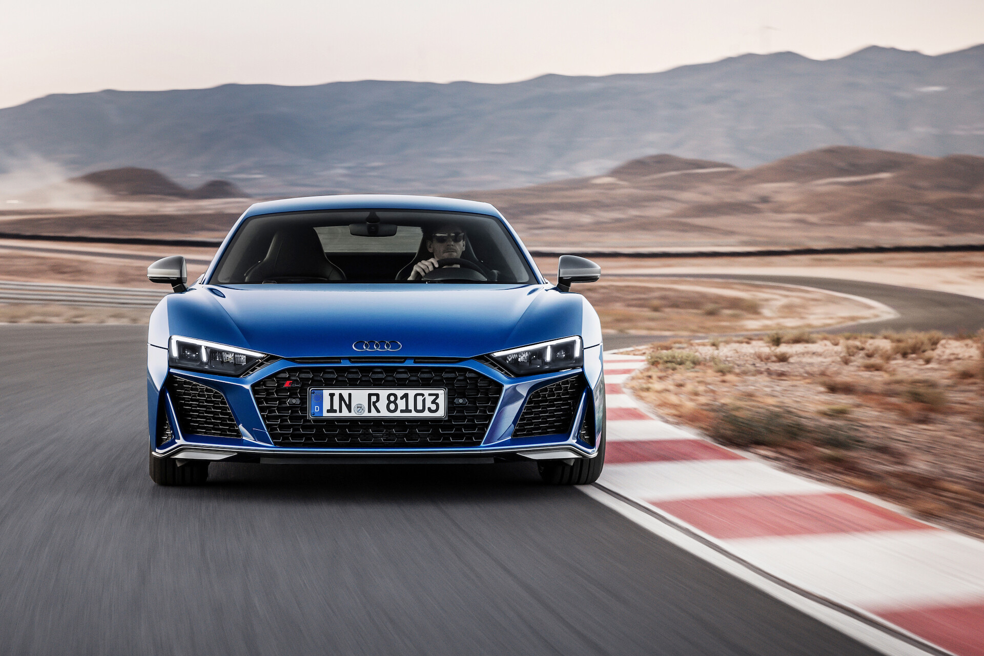 Najszybsze Audi teraz jeszcze mocniejsze: szeroko zakrojone odświeżenie Audi R8