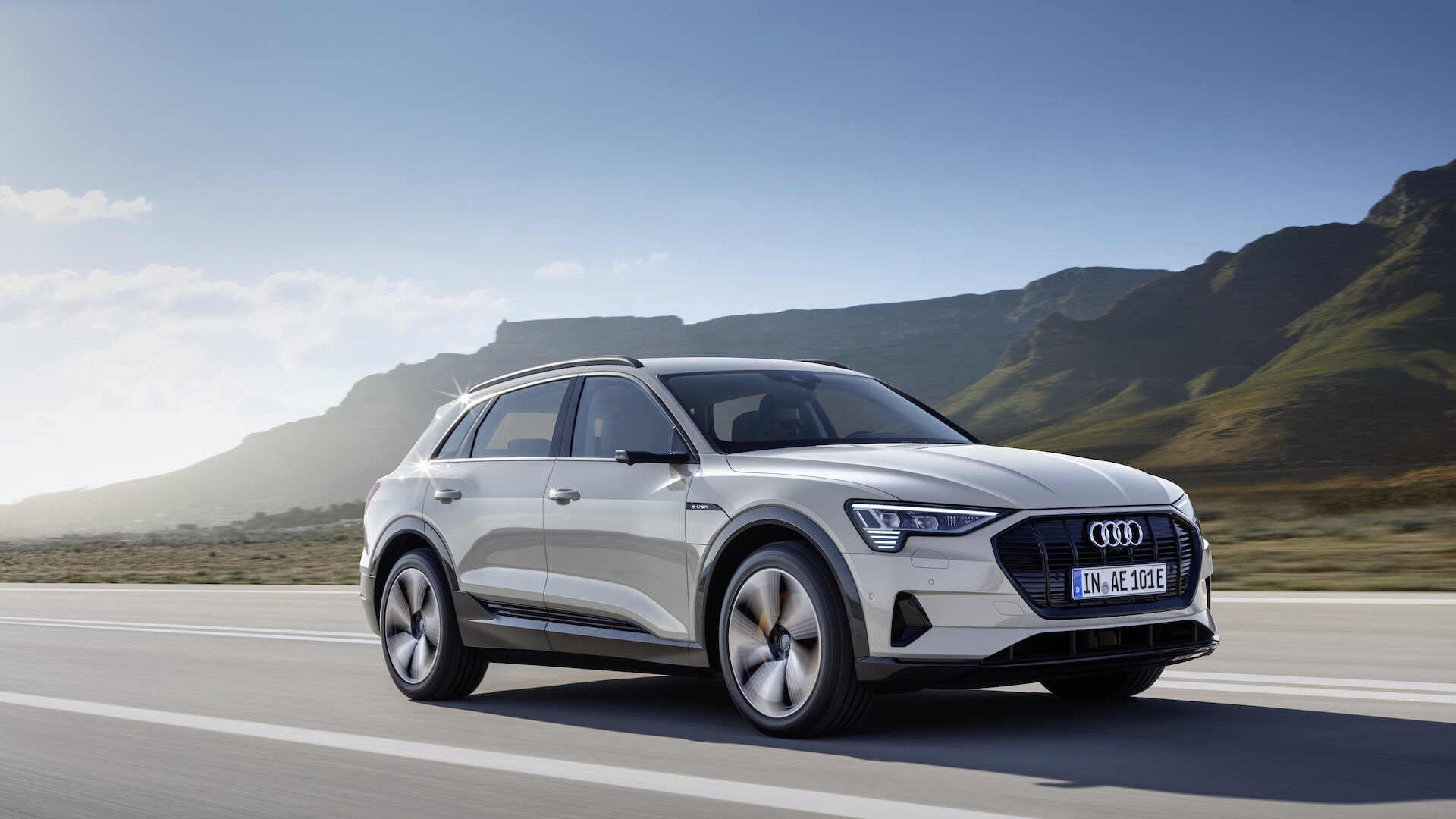 Elektryczna radość jazdy: Audi e-tron