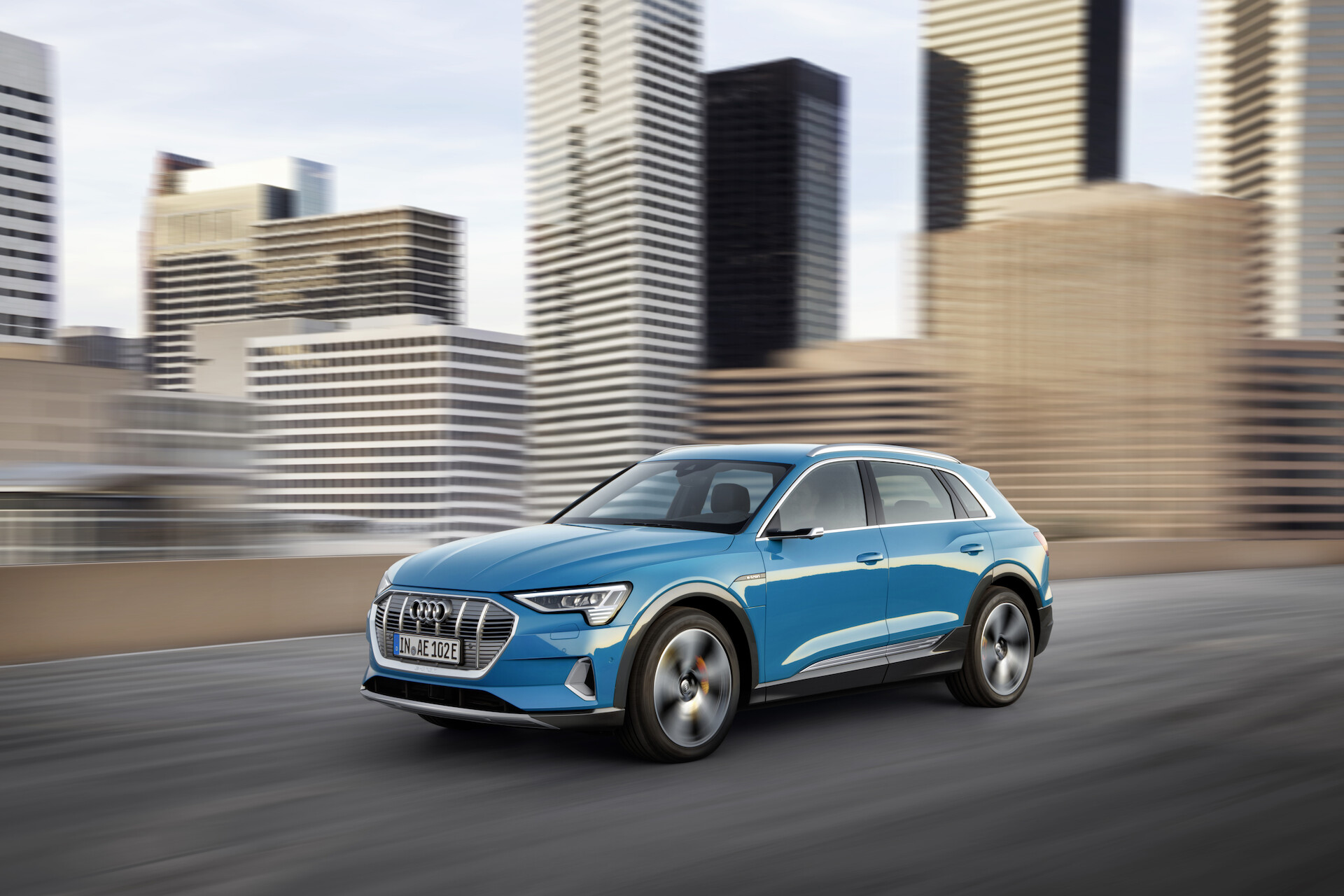 Audi e-tron nagrodzone statuetką Mobility Trends 2018