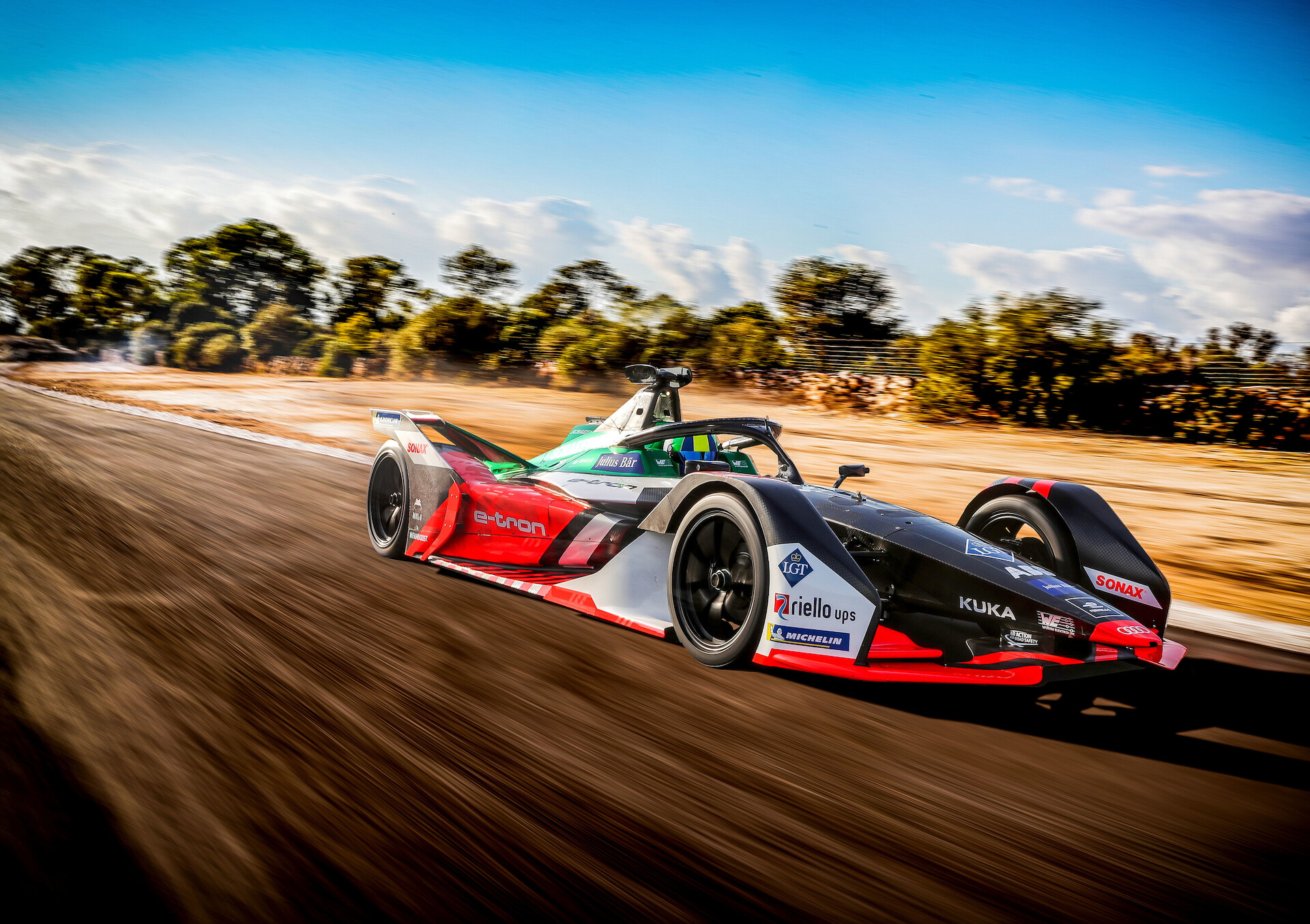 Spektakularna stylistyka nowego Audi e-tron FE06