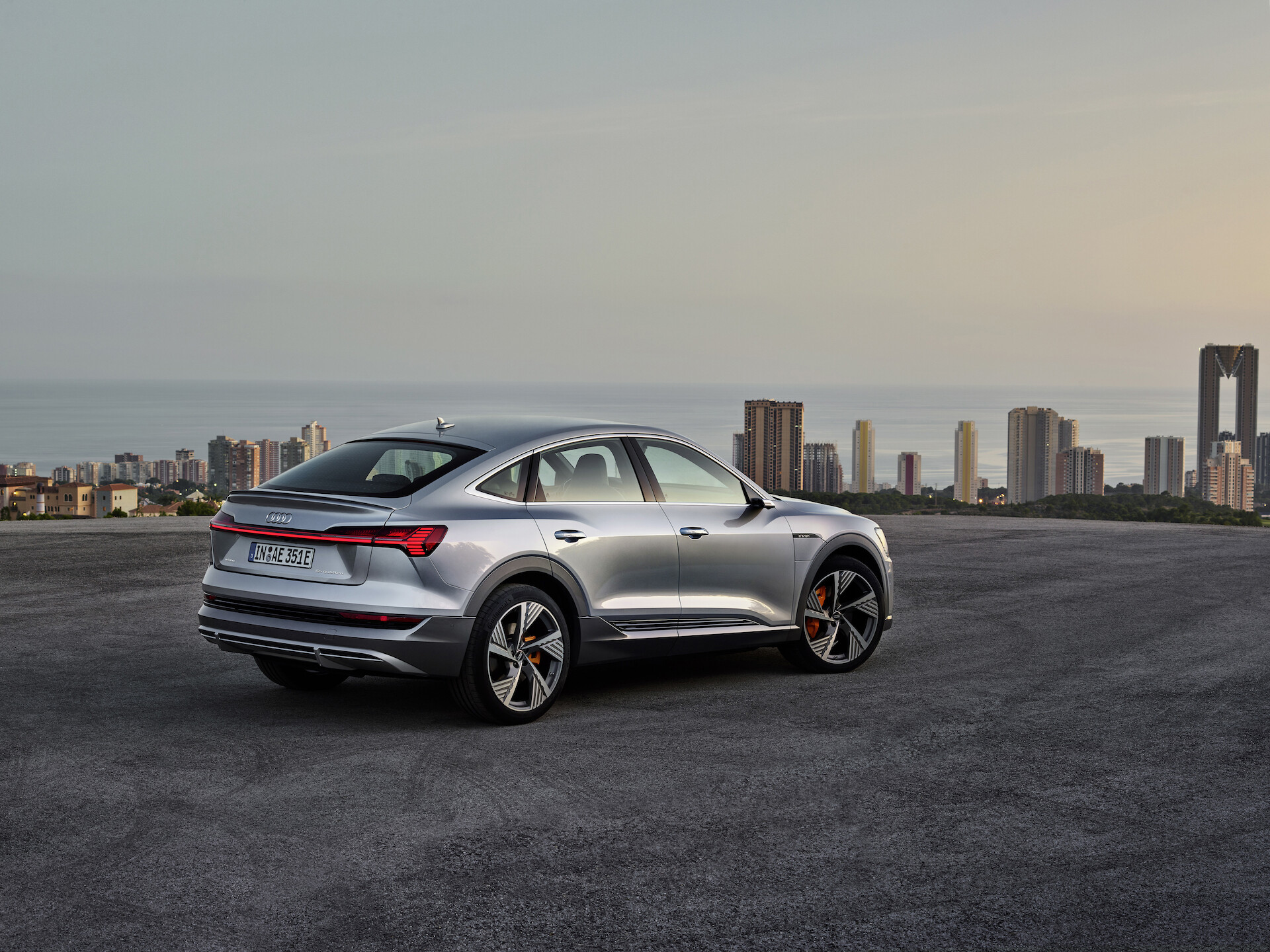 SUV coupé z rodziny pojazdów e-tron: Audi e-tron Sportback