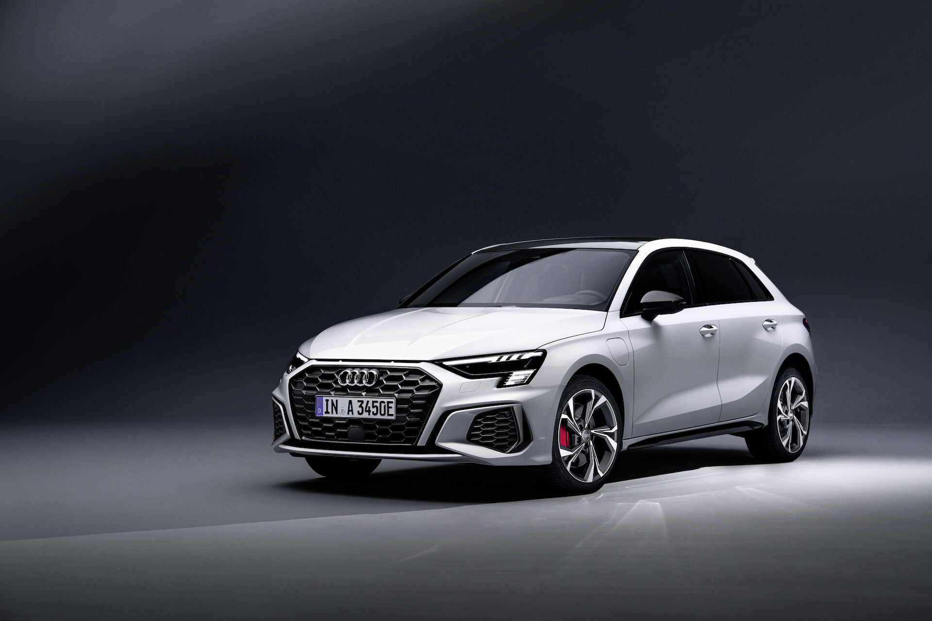 Kompaktowa hybryda o mocy systemowej 245 KM: Audi A3 Sportback 45 TFSI e