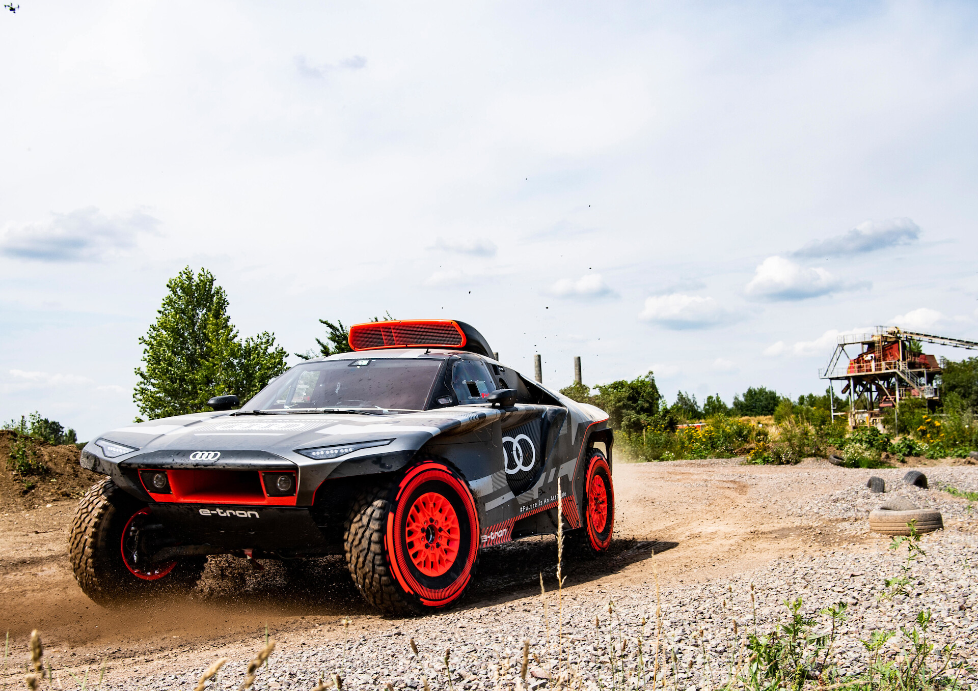 Audi RS Q e-tron: startujące w Rajdzie Dakar laboratorium testowe przyszłych rozwiązań technicznych