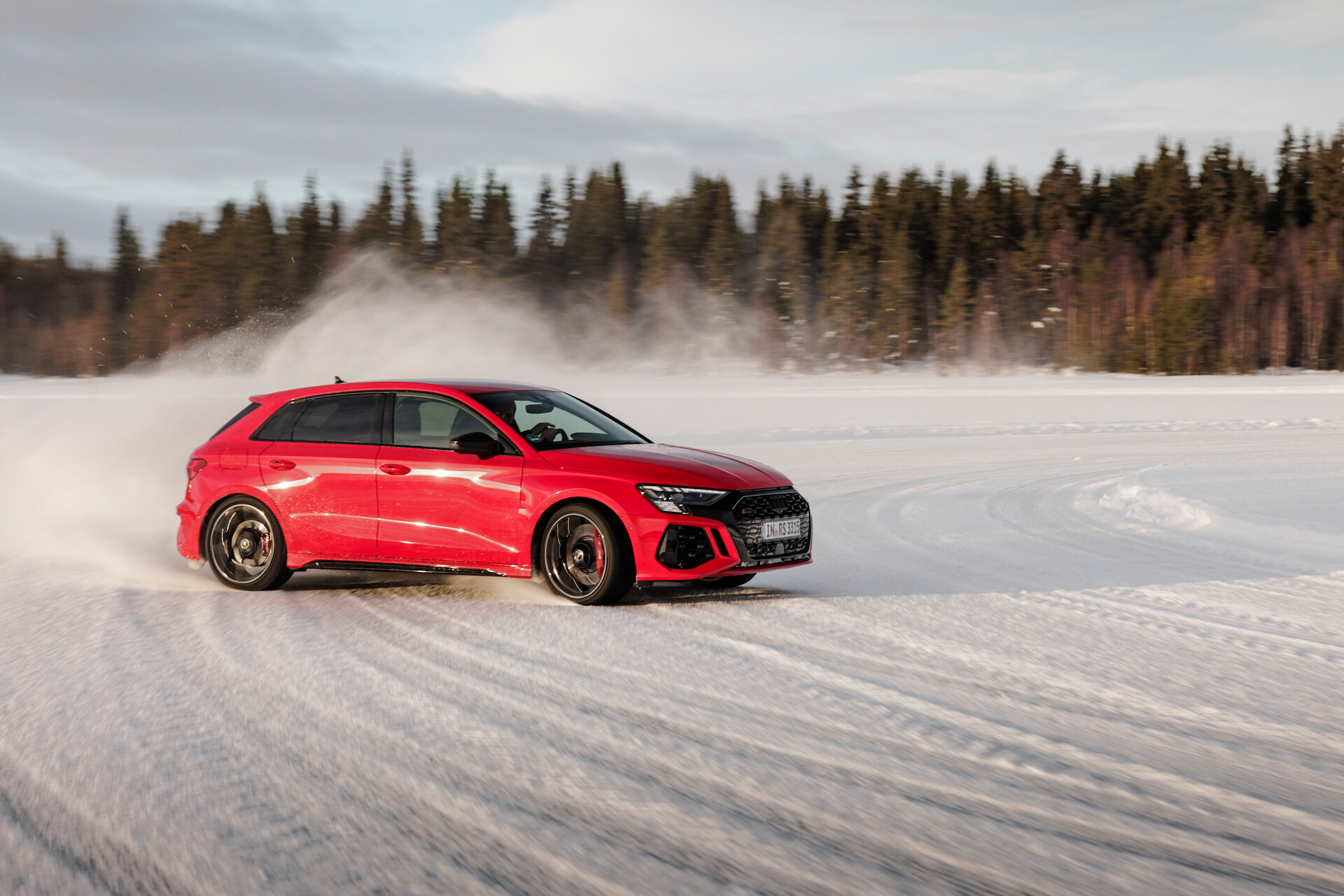 Audi RS 3: taniec na śniegu