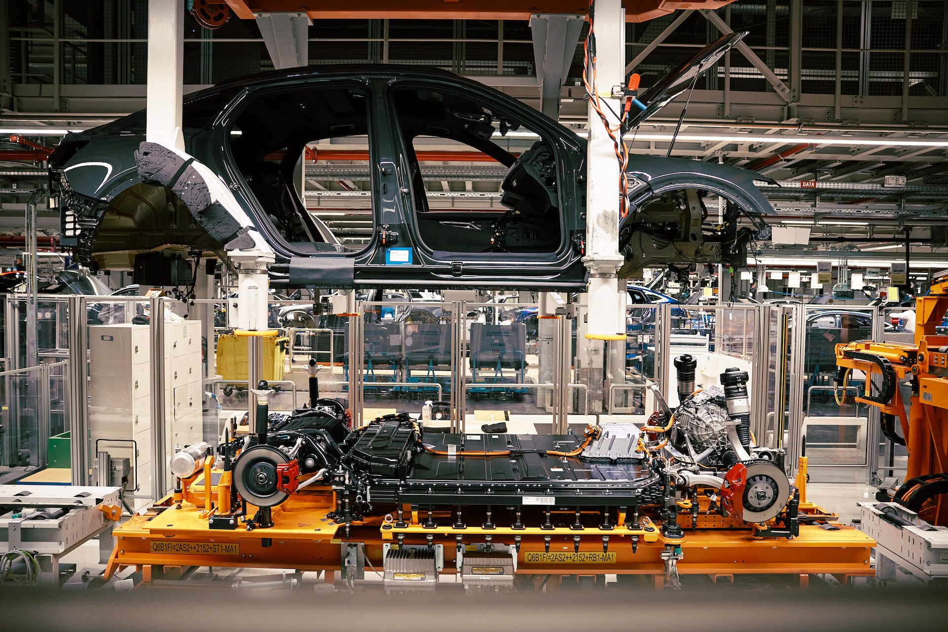W fabryce Audi w Brukseli rozpoczęła się produkcja nowego Audi Q8 e-tron
