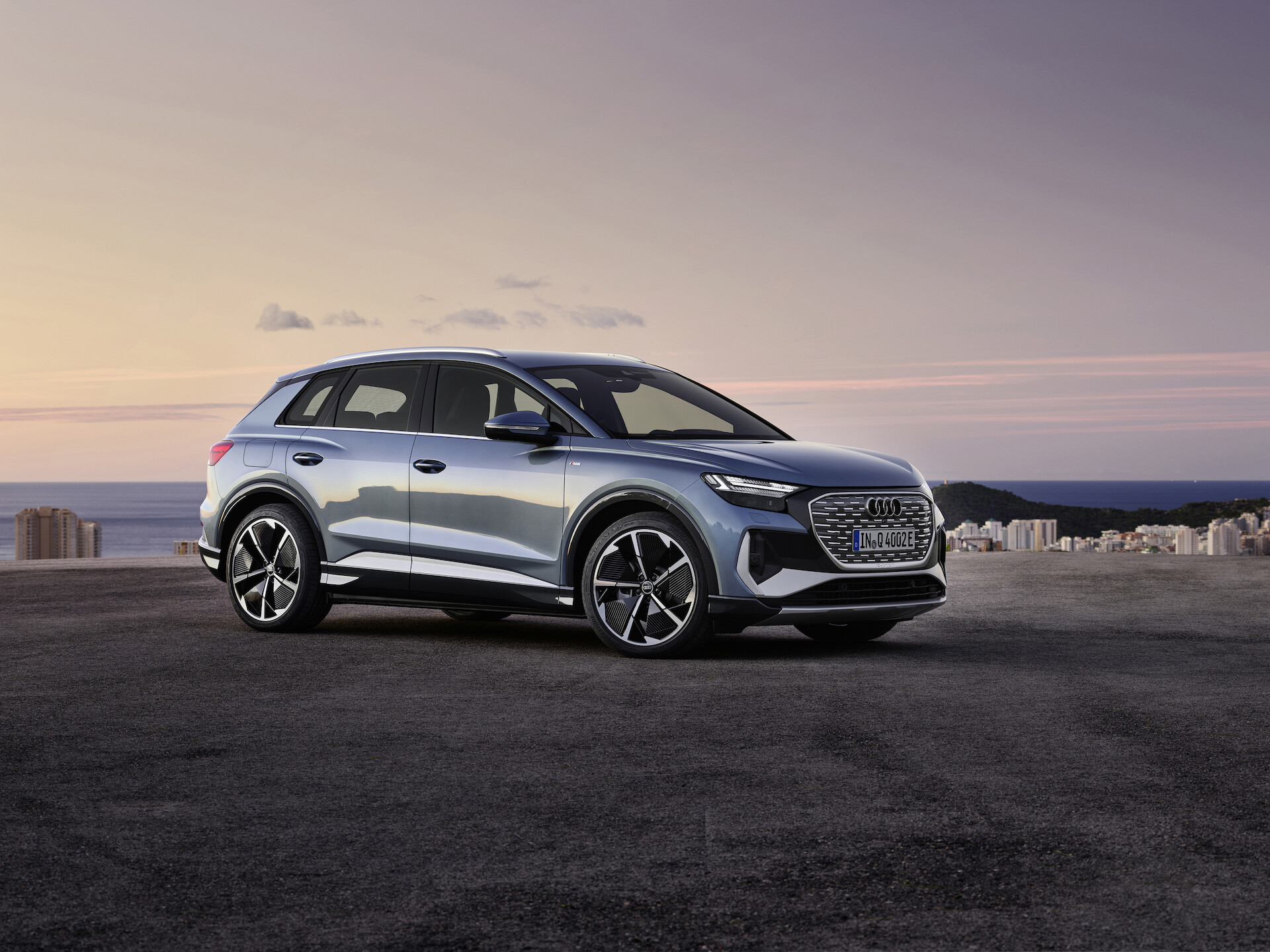 Elektryczne, wydajne i naładowane emocjami: Najważniejsze fakty o Audi Q4 e-tron i Q4 Sportback e-tron