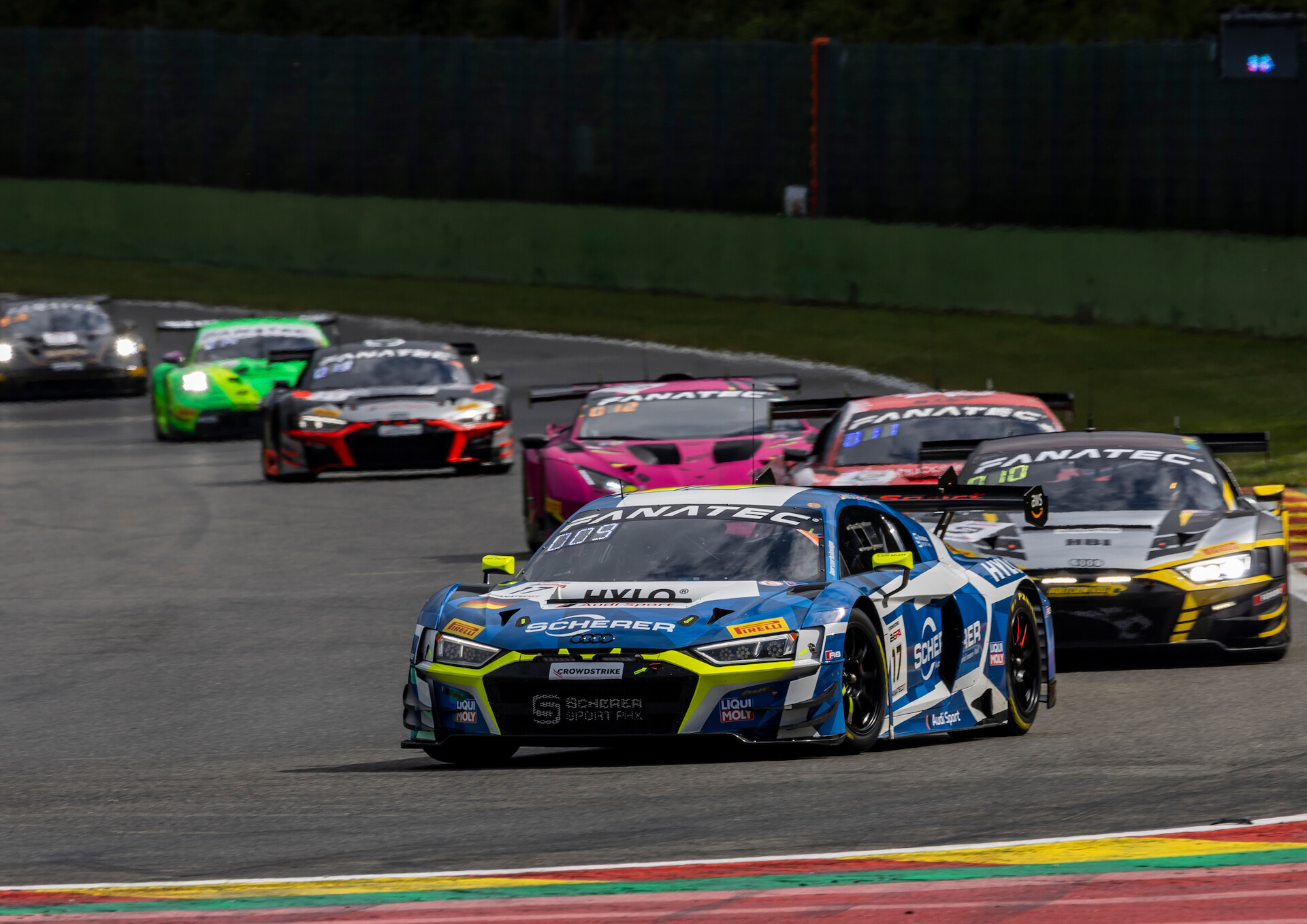 Audi z pucharem dla najlepszego producenta w największym na świecie wyścigu GT3 w Spa