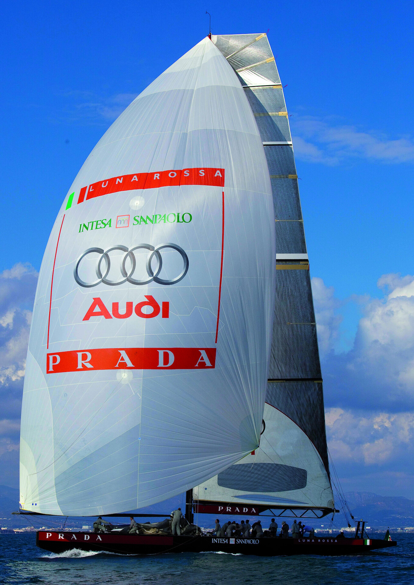 Audi i Prada - dwie mocne marki, jedna jasna linia