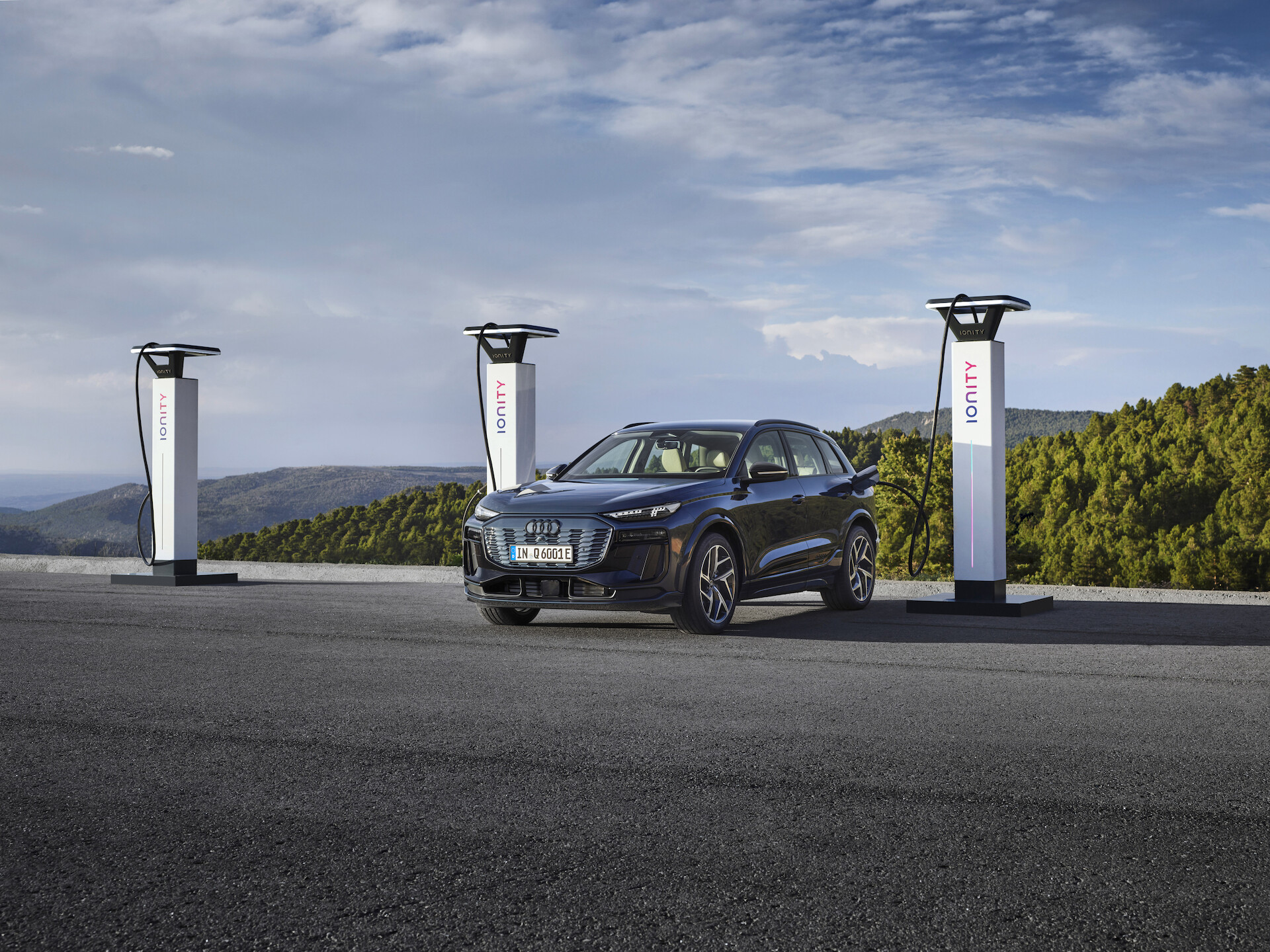 Koncentracja na wydajności ładowania – nowa platforma Premium Electric (PPE)