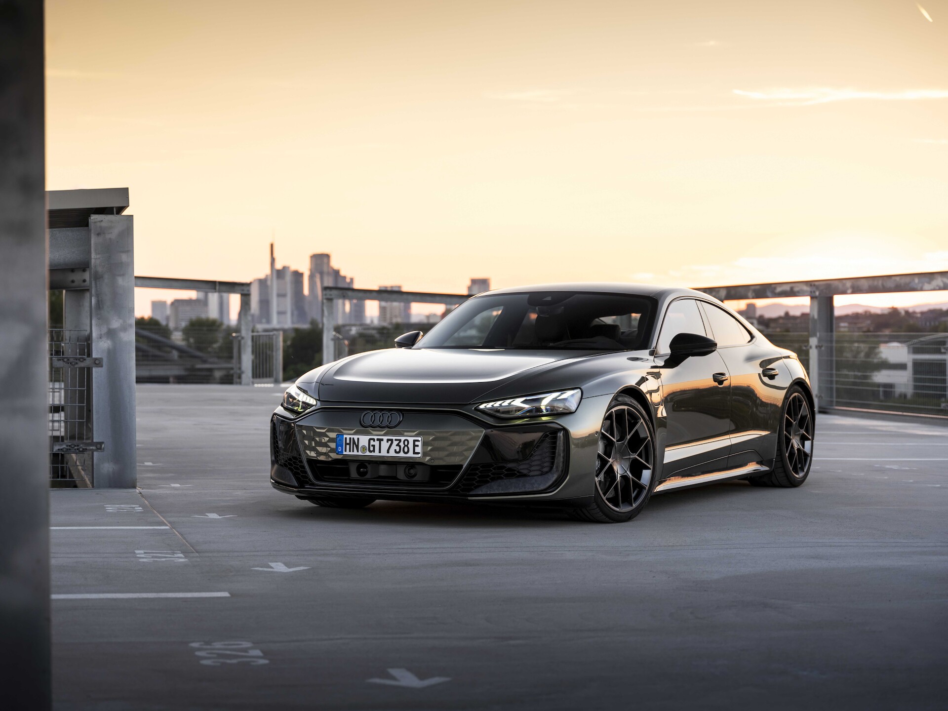 Najmocniejszy produkcyjny samochód Audi: nowe RS e-tron GT performance