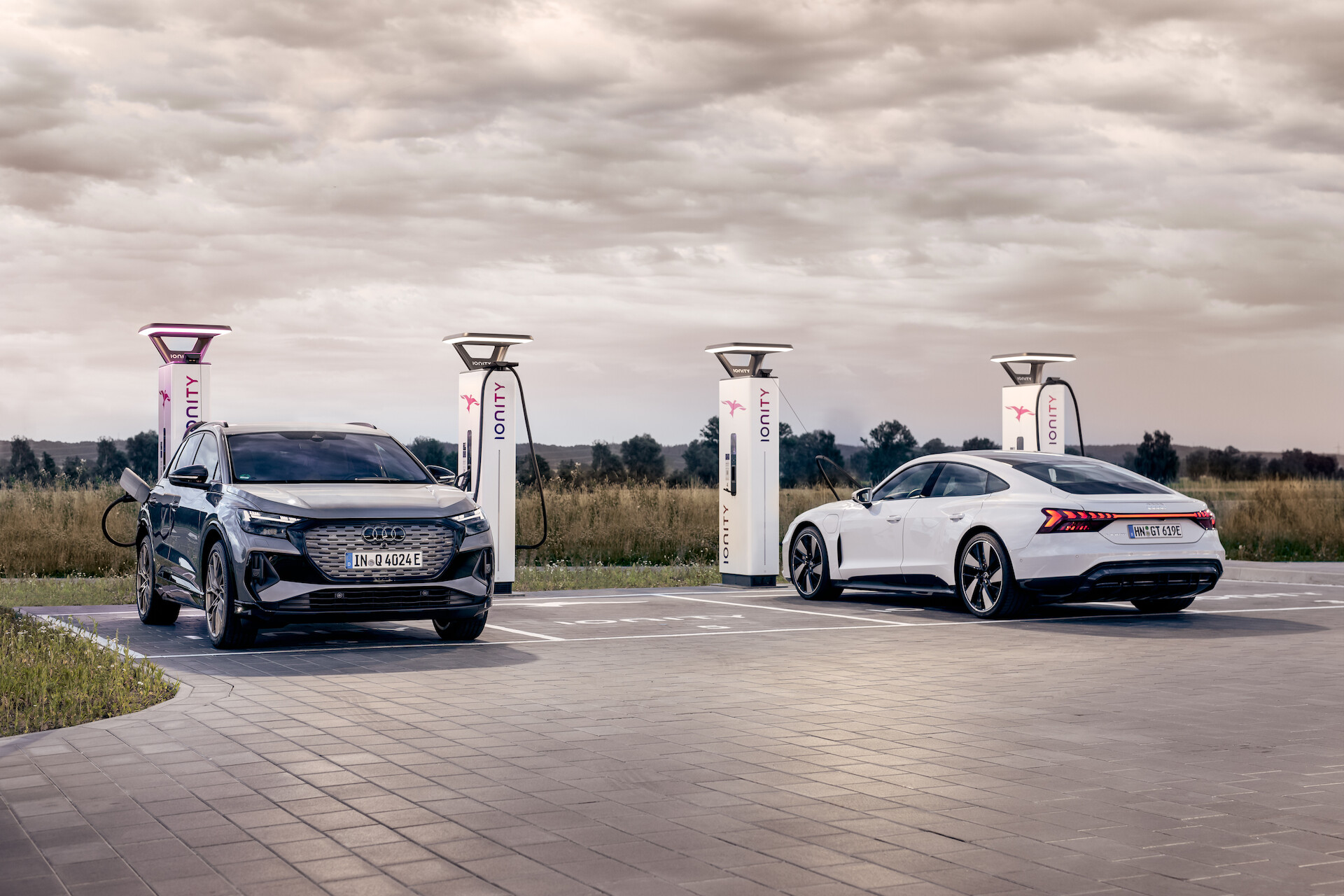 Szybsze ładowanie dzięki inteligentnej technologii Audi