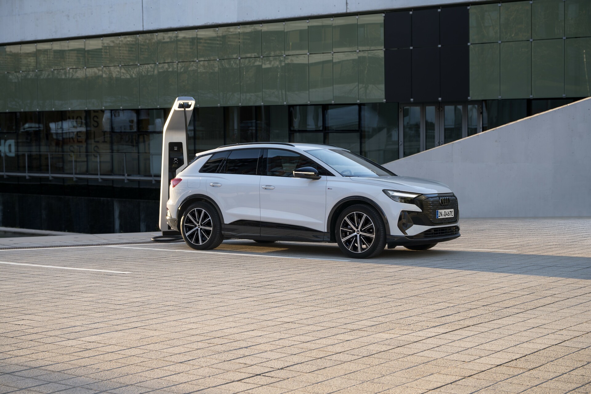 Elektryczne Audi Q4 e-tron dostępne od 766 zł netto miesięcznie w programie „NaszEauto”
