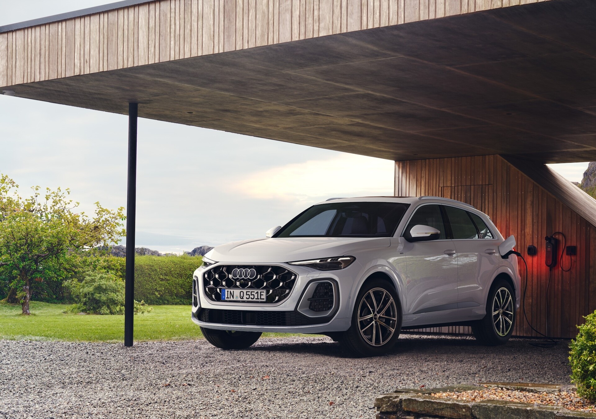 Audi Q5 e-hybrid: wszechstronny SUV z dużym zasięgiem elektrycznym