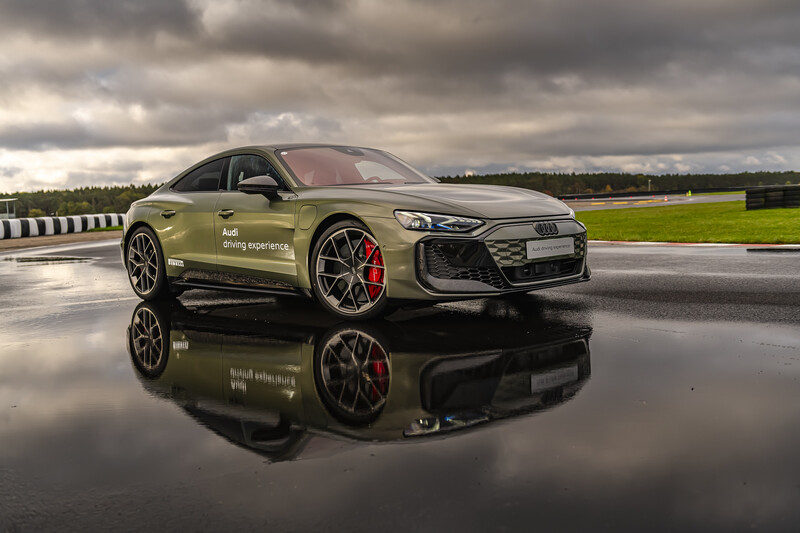 Audi driving experience 2025 – 14 dni, 16 modeli, setki emocji na torze Silesia Ring