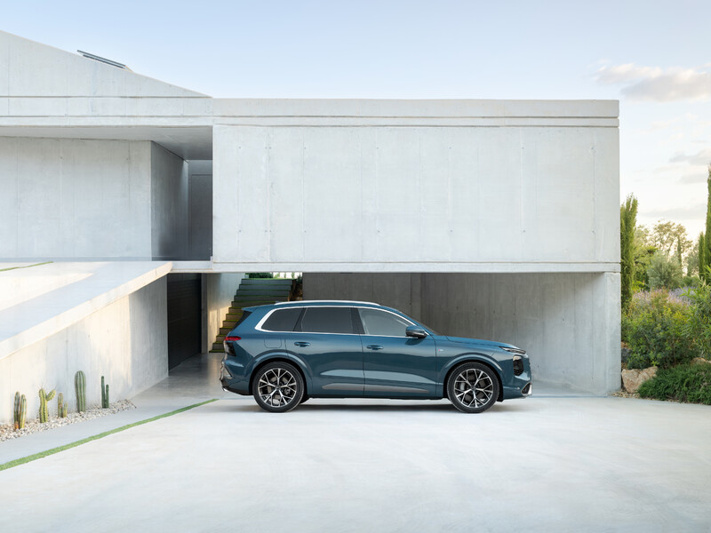 Nowe Audi Q7 z limitowanym pakietem Premiere Edition dostępne do zamawiania