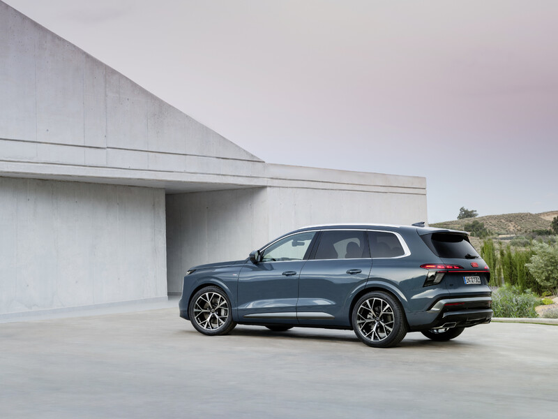 Nowe Audi Q7 z limitowanym pakietem Premiere Edition dostępne do zamawiania