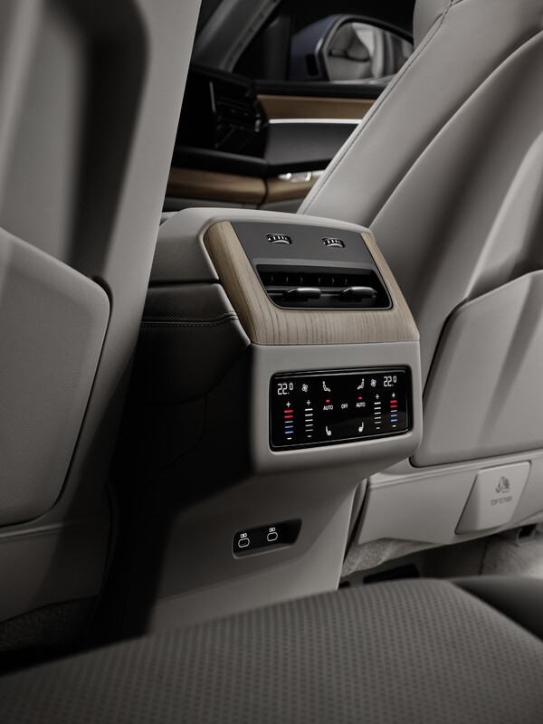 Nowe Audi Q7 z limitowanym pakietem Premiere Edition dostępne do zamawiania