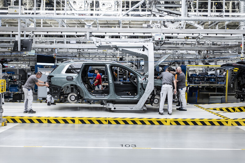 Nowy flagowy model w portfolio – Audi Q9 na nowo definiuje przestronność i komfort 