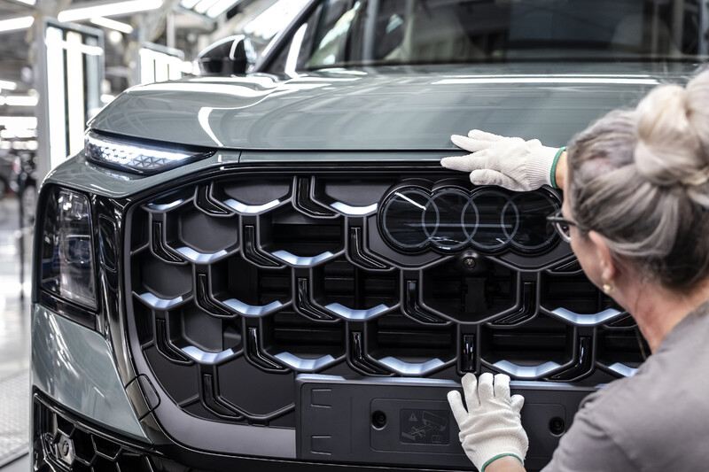 Nowy flagowy model w portfolio – Audi Q9 na nowo definiuje przestronność i komfort 