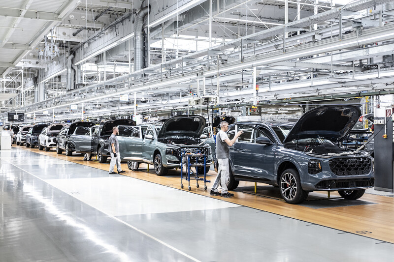 Nowy flagowy model w portfolio – Audi Q9 na nowo definiuje przestronność i komfort 