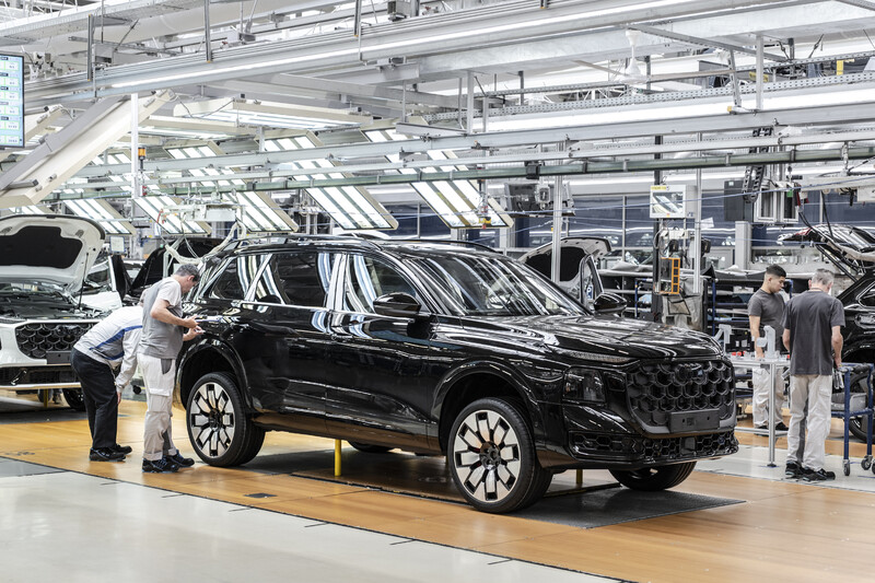 Nowy flagowy model w portfolio – Audi Q9 na nowo definiuje przestronność i komfort 