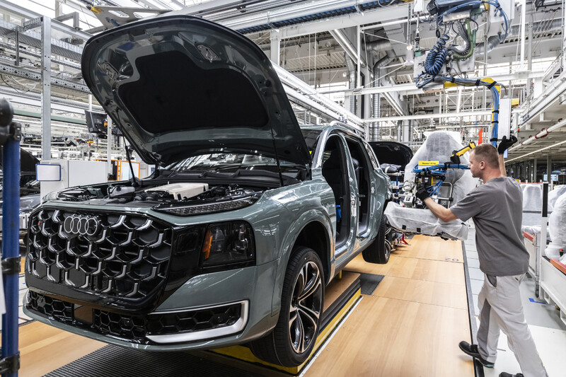 Nowy flagowy model w portfolio – Audi Q9 na nowo definiuje przestronność i komfort 