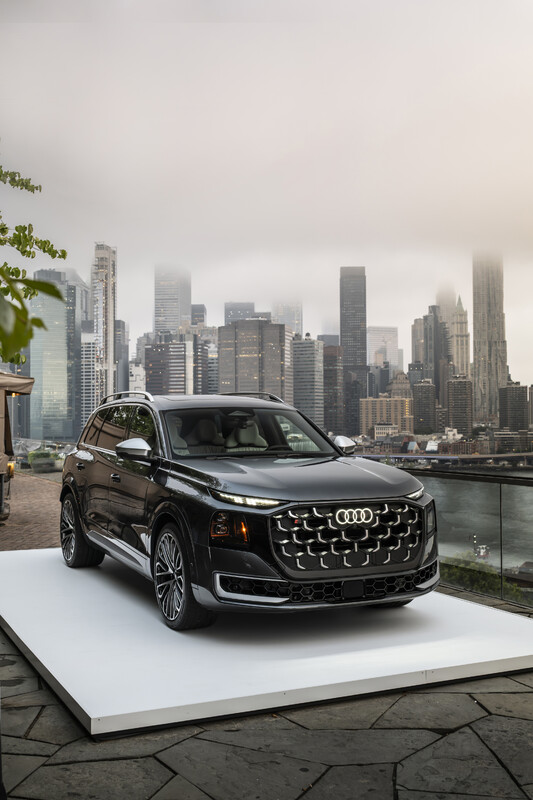 Nowy flagowy model w portfolio – Audi Q9 na nowo definiuje przestronność i komfort 