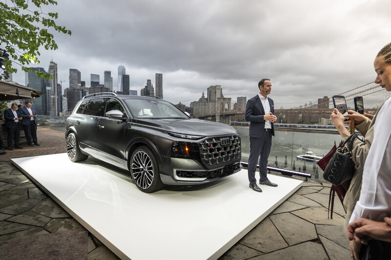 Nowy flagowy model w portfolio – Audi Q9 na nowo definiuje przestronność i komfort 