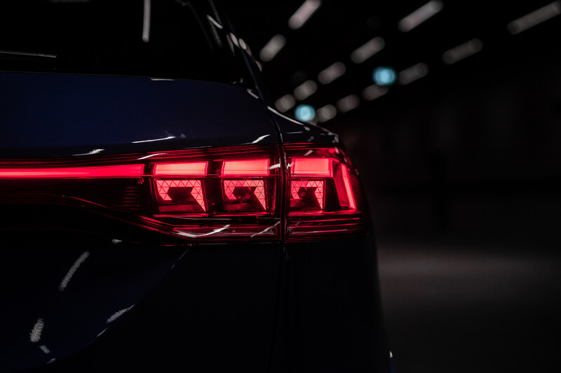 Światowa premiera w Audi Q9: zakrzywione cyfrowe panele OLED
