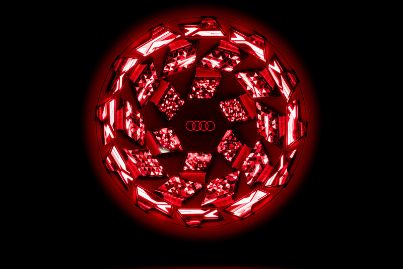 Światowa premiera w Audi Q9: zakrzywione cyfrowe panele OLED