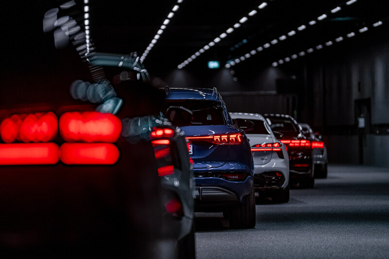 Światowa premiera w Audi Q9: zakrzywione cyfrowe panele OLED