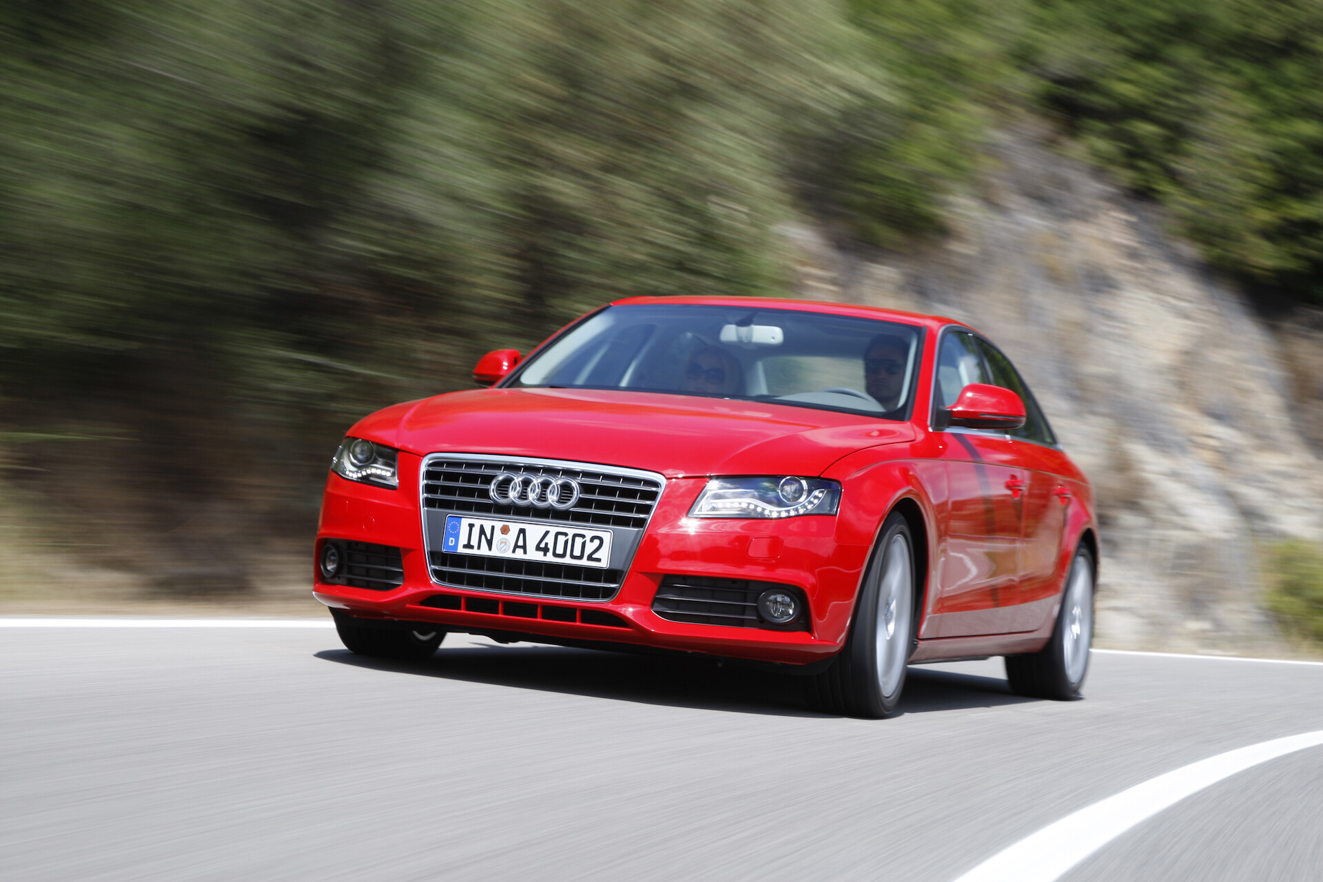 Audi A4 i A4 Avant 2.0 TFSI flexible fuel -
bioetanol jako paliwo