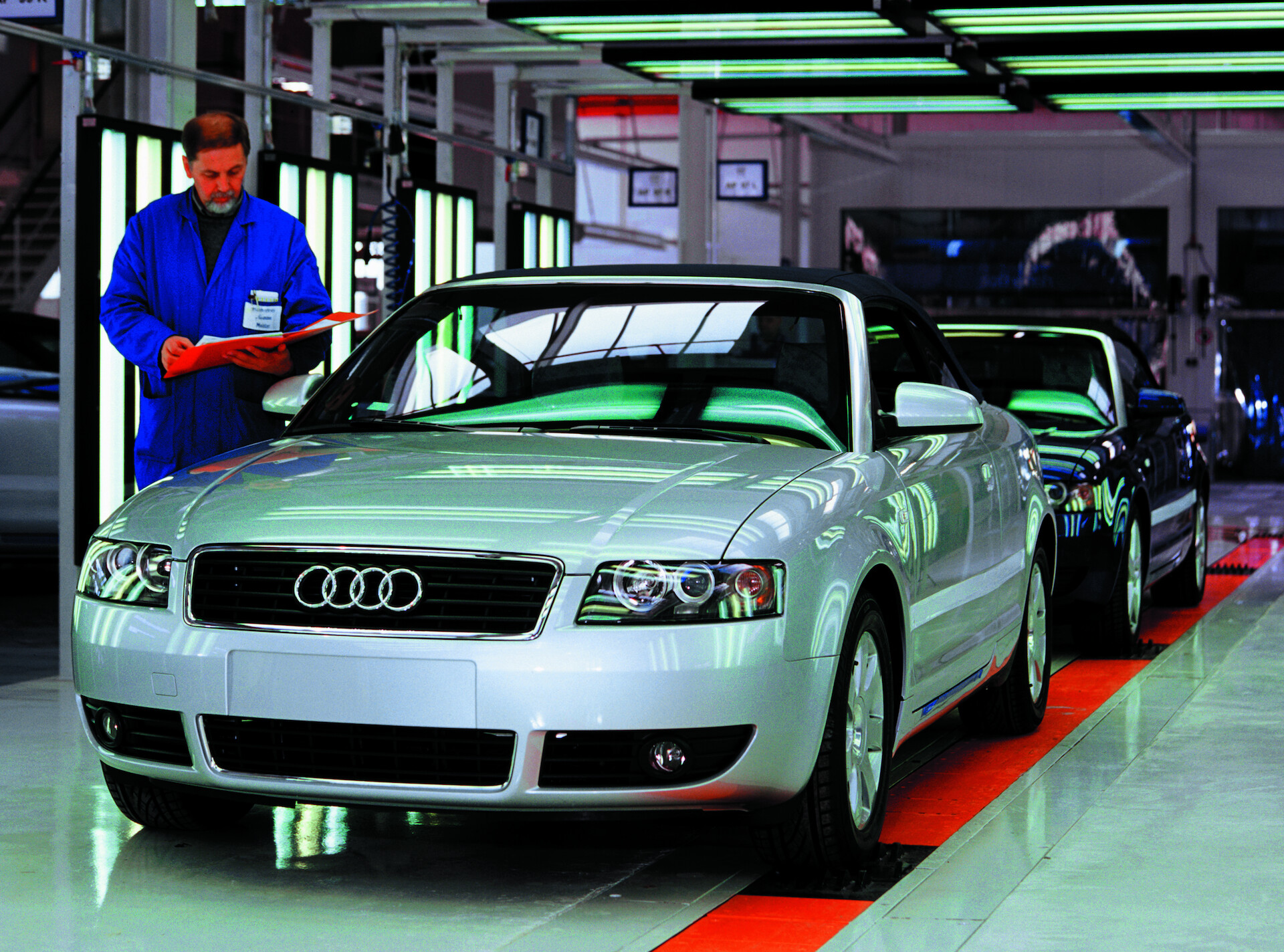 Produkcja nowego Audi A4 Cabriolet 
- powstaje "emocjonalny numer jeden""